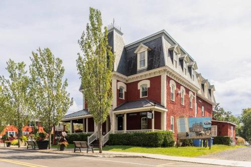 Buitenkant, Bromont Lodge in Bromont (QC)
