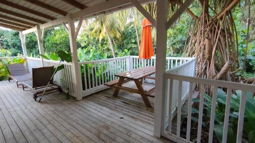 Seadmed, Au Vieux Manguier in Deshaies