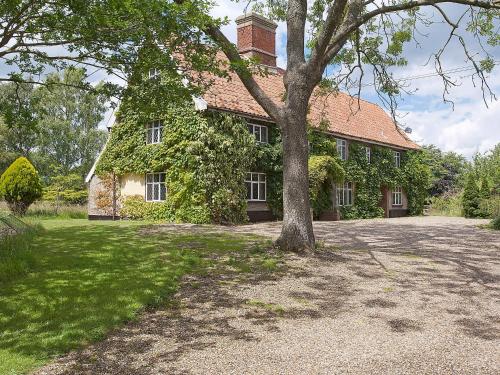 Old Hall Farm House