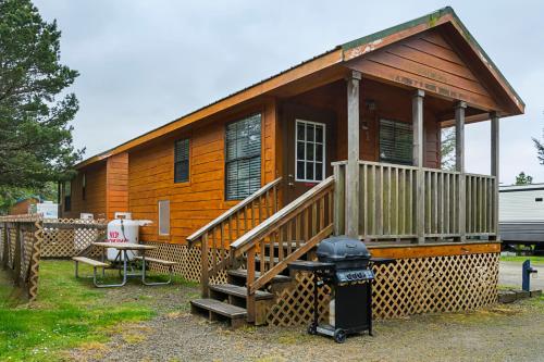 Long Beach Camping Resort Cabin 2 - image 2