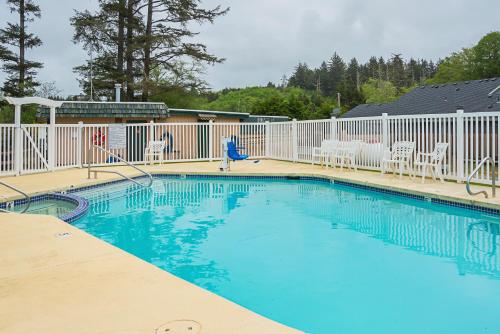 Long Beach Camping Resort Cabin 2 - image 13