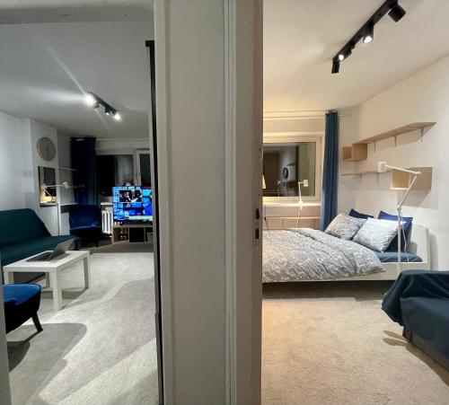 BLUE 3 metro WiFi 1 Gbs 75'TV Netflix Disney HBO Max AppleTV Amazon, Warsaw