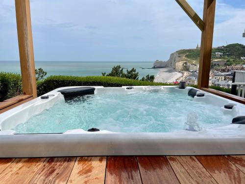 Hot tub, Dormy House in Etretat