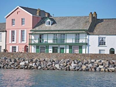 Waters Edge - Instow