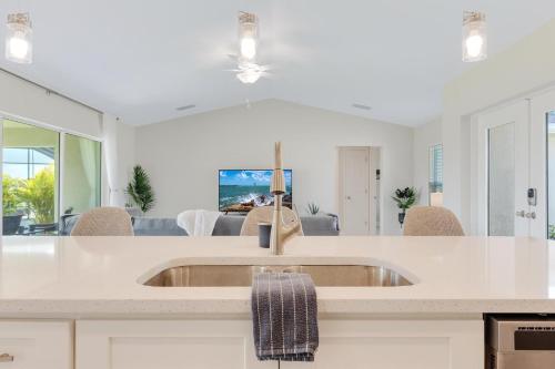Waterfront - Villa Sand Castle - Roelens Vacations in Matlaša (FL)