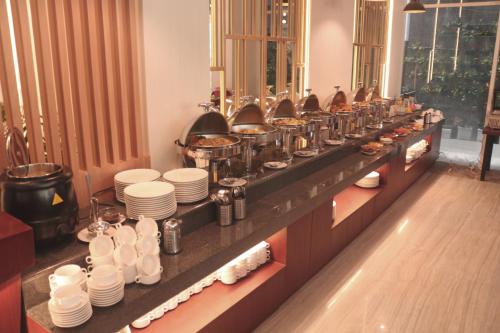 F&B, 수라바야 리버뷰 호텔 (Surabaya River View Hotel) in 수라바야