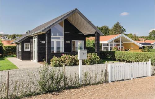 B&B Binderup Strand - Stunning Home In Bjert With 2 Bedrooms And Wifi - Bed and Breakfast Binderup Strand