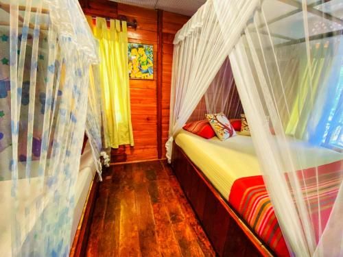 1 double bed, 1 twin bed