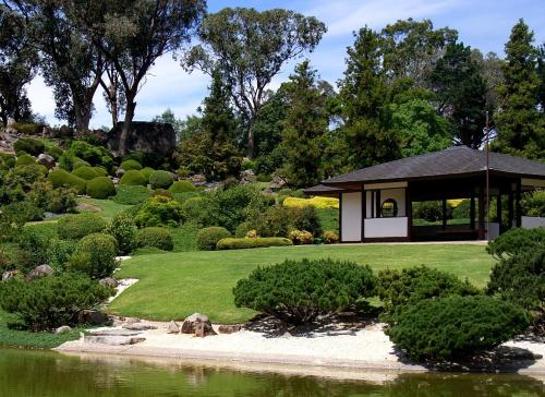 สวน, Townhouse Motel Cowra in คอวร่า