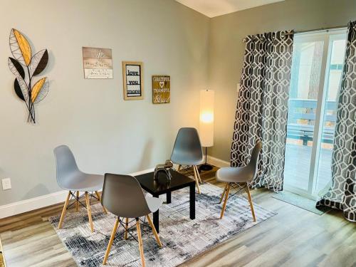 House 3 Bed, 2Bath, FREE Parking in The Woodlands in Spring, USA