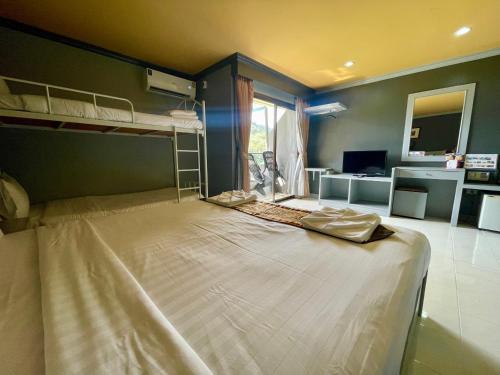 room detail thumbnail 0