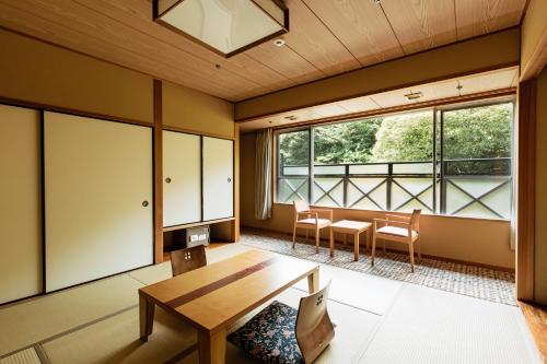 Japanese-style Room with 8 Tatami (Without Private Bath) (Max 4 Adults)