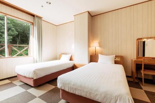 room detail thumbnail 2