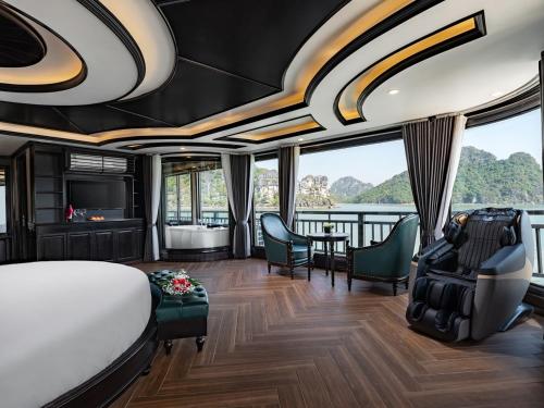 Presidential Suite with Private Terrace image 8