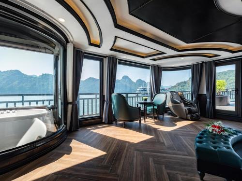 Presidential Suite with Private Terrace image 5