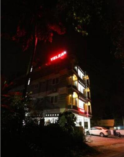 Yelza Hotel and Residence photo