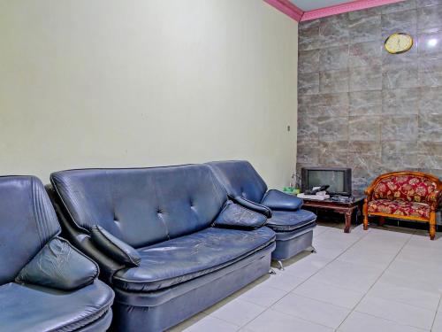 Lobby, Hotel O Chikam House Syariah in Kediri