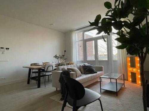  Blithe 4 Bedroom Apartment 105m2 -SS177B- in Rotterdam