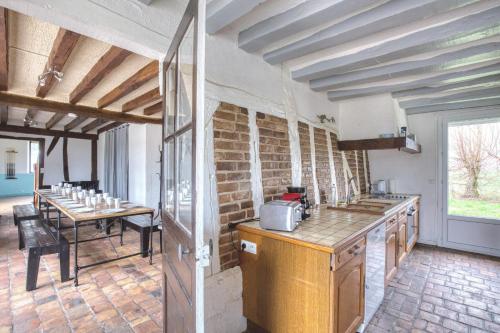 주방, So Villa Ramenerie 45 - Heated pool - Basket - 1h30 from Paris - 26 beds in 퐁텐블로 시내