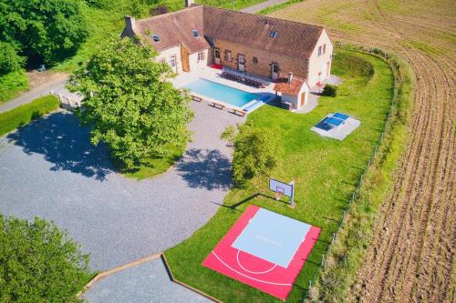 Crazy Villa Chateaubert 28 - Heated pool - Basket - 2h Paris - 30p gîte à louer Sainte-Sabine-sur-Longève