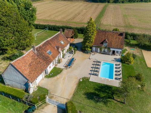 So Villa Bergerie 45 - Heated pool - Soccer - Jacuzzi - 1h30 from Paris - 30 beds