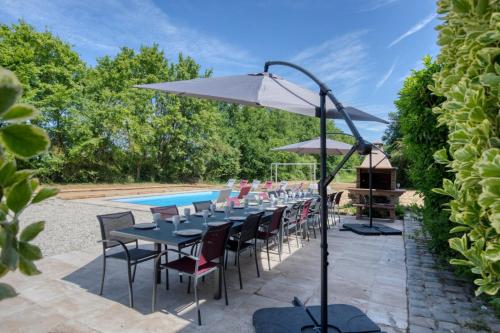 شرفة/ تراس, Crazy Villa Le Petit Belair 18 - Heated pool - Foot - 2h Paris - 30p in أبينيي-سور-نير