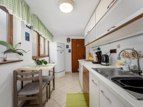 Konyha, Casa Astrid by the sea in Porec in Spadici