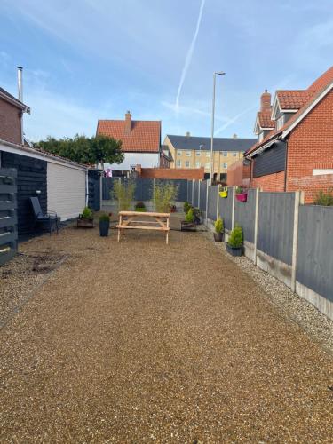 Self-contained, Framlingham Snug, Private Parking, no cooking facilities in 弗雷姆靈漢姆