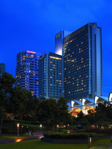 Entrance, Traders Hotel, Kuala Lumpur near Petronas Twin Towers