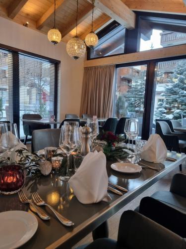 Suites by Mirabeau - image 13