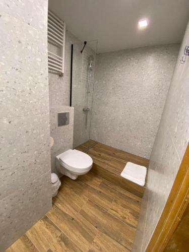 Quadruple Room with Two Bedrooms image 4
