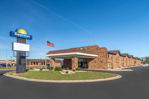 Days Inn by Wyndham Anderson IN