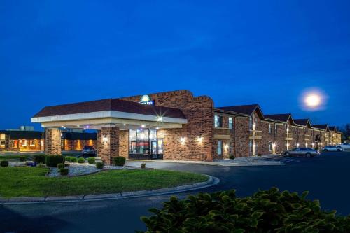 Days Inn by Wyndham Anderson IN