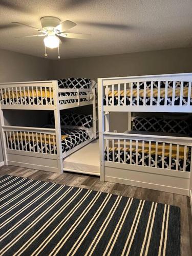 Pocono Paradise - 3 bedroom 3 and half bathroom townhouse in Tannersville, USA
