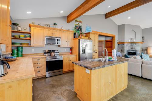 Pacific City Ocean Front Escape - image 12