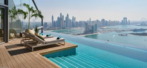 Ultra Luxury Palm Tower with Shared Hotel Facilities - Dubai