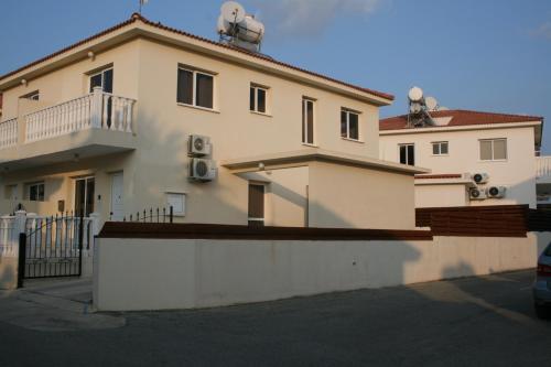 Nissi Villa