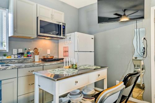 North Las Vegas Studio with Fire Pit 10 Mi to Strip, Las Vegas (photo 9)