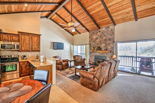 Updated Condo Next to Pinetop Lakes Country Club! - image 6