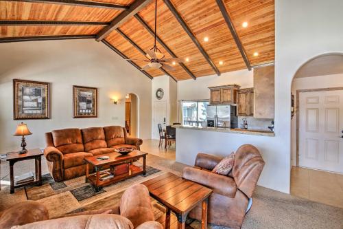 Updated Condo Next to Pinetop Lakes Country Club! - image 11