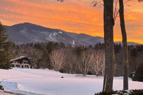 Glen Condo with Mountain Views Walk to Story Land Glen Condo with Mountain Views Walk to Story Land