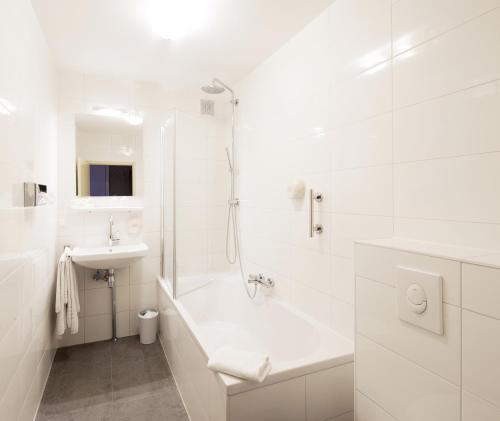 Hotel Dordrecht - image 12