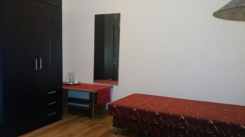 2 STUDIO, Budapest