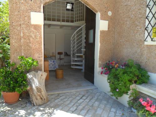 Bilocale in villa a pochi passi dal mare Bilocale in villa a pochi passi dal mare