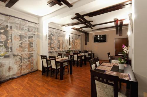 Instalaciones, Hotel-24 in Plock