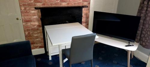 Phoenix Nights Guest House