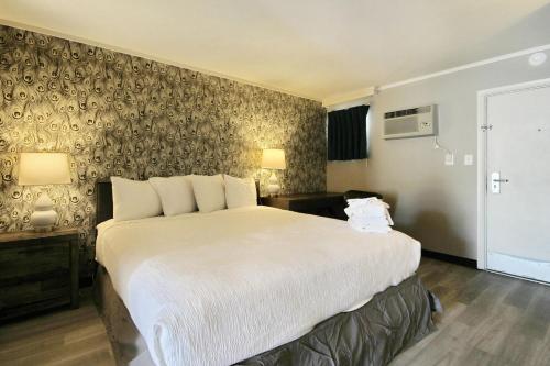 Waikiki Village Motel