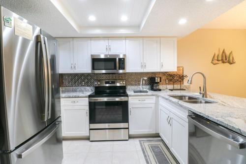 Ocean Village Club R23 - image 22