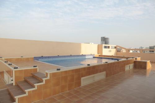 Swimming pool, Best Trip Serviced Apartments near King Abdulaziz International Airport