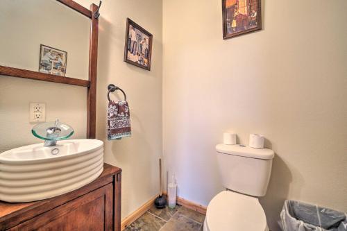 Huge Log Cabin with Deck - 5 Mins to Table Rock Lake! - image 3